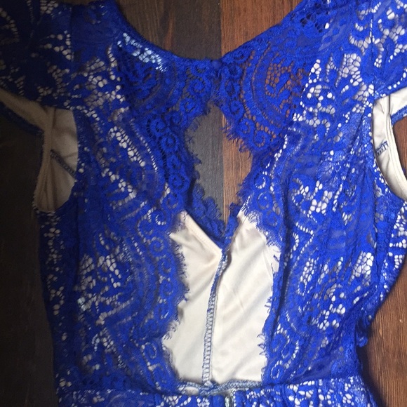 Blue lace dress - Picture 6 of 6